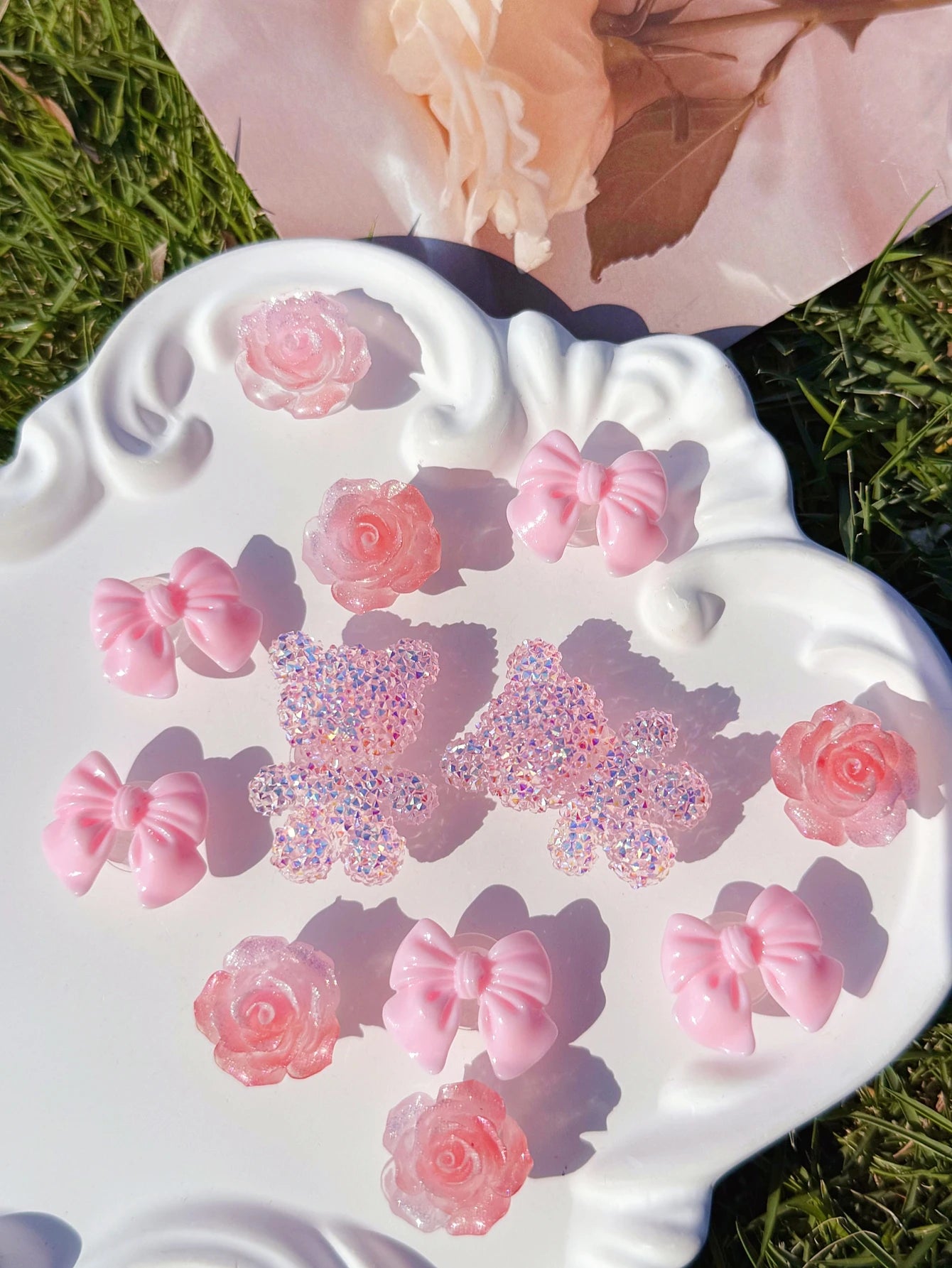 12 pieces of pink glitter bear, gradient rose, bow shoe buckle DIY decoration, sandals, slippers, beach bag multi-functional sho