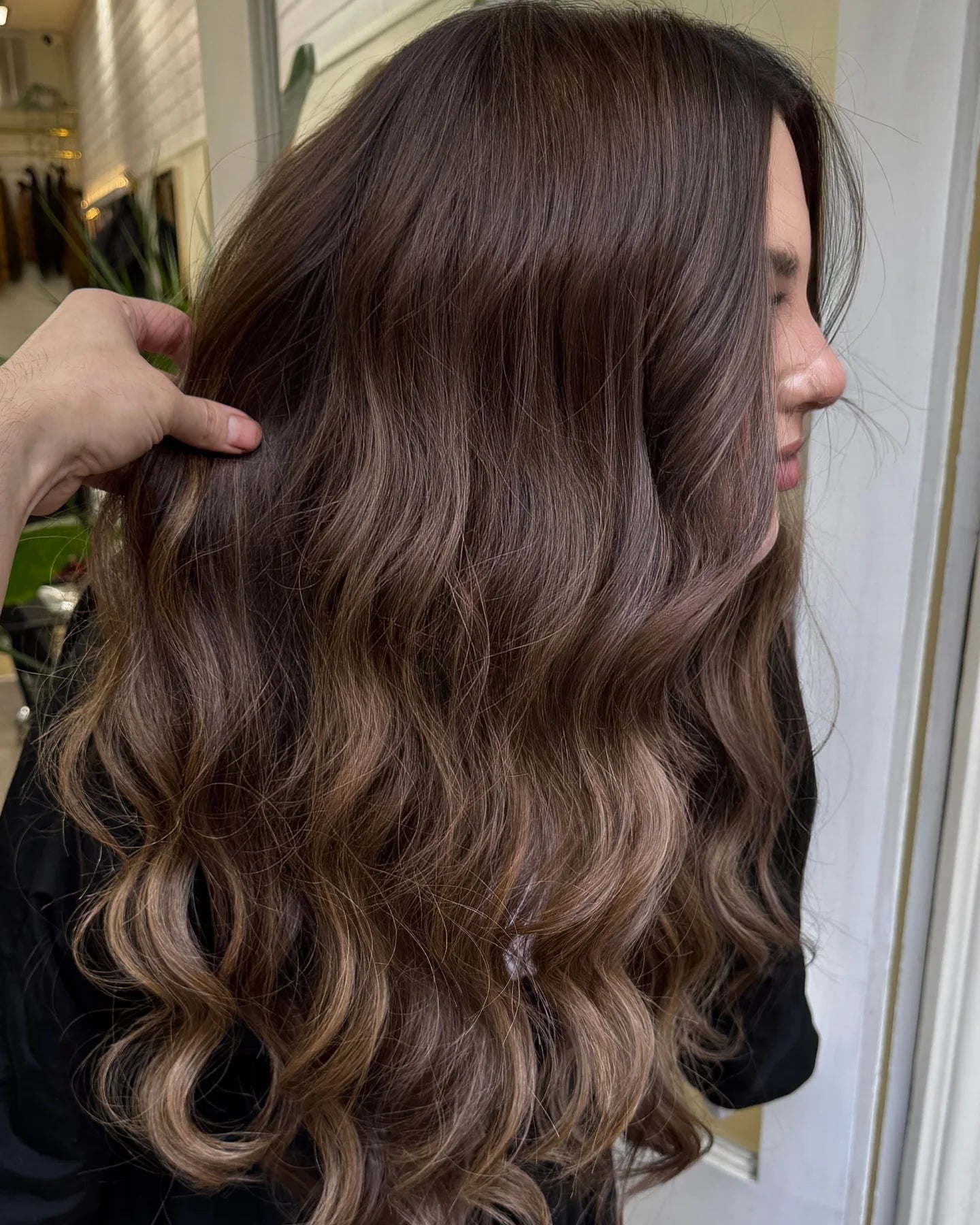 Long Natural Wavy Chestnut brown Wig Realistic And Natural Luxury Synthetic Lace Wigs For Women Cosplay Party