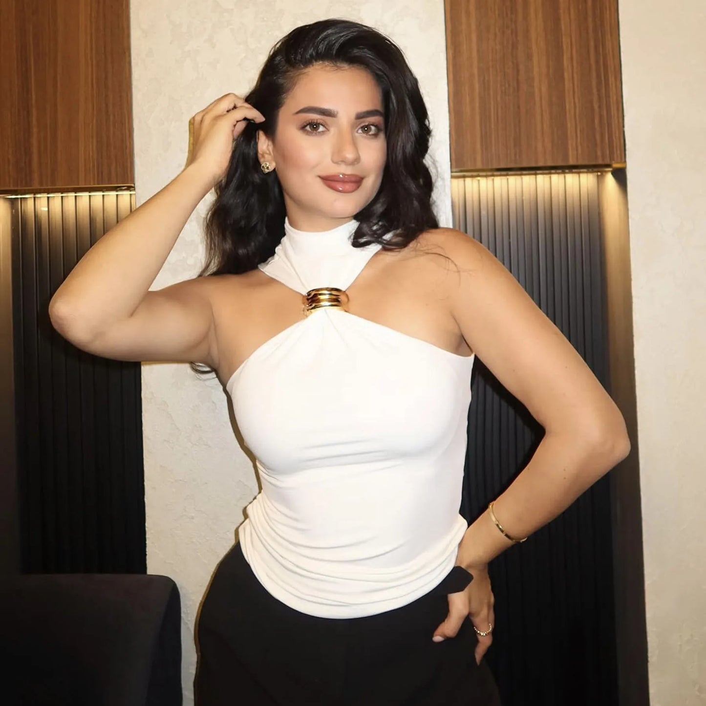 Fashionable Women s Halter Top with Chic Ring Detailing Flattering  Fit and Trendy Bare Shoulder Design - Perfect for